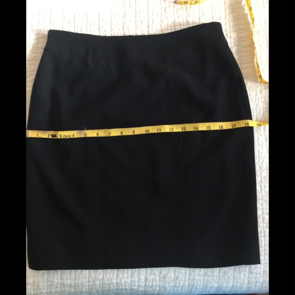 Giorgio Armani black wool miniskirt w/back buttons - Picture 5 of 7